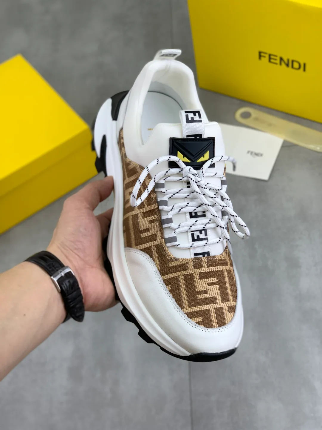 ​Men's shoes 💰P440 💰【New】Little monster 🆘 New FENDI 🕶️🕶️Simple routing effect, showing an elegant and cool driving shoe 🎬Using imported calfskin + first-layer pigskin lining🐂Excellent material🎬Detailed workmanship 🤗Comfortable foot feel➰➰. ​Pair it with any outfit to show your taste and temperament, low-key luxury ♻️Design ​simple and elegant ​noble and fashionable 🍃​Very loved and favored by trendy men 💓❤️Size: 38-44 (45 customized) 3️⃣ colors available